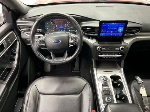 Certified 2020 Ford Explorer XLT w/ Equipment Group 202A AWD/4WD image 15
