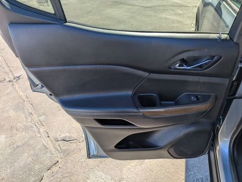 Used 2023 GMC Acadia SLE w/ Driver Convenience Package image 29