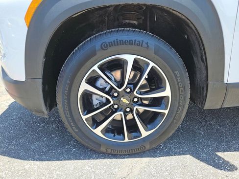 Used 2025 Chevrolet TrailBlazer LT AWD/4WD image 29
