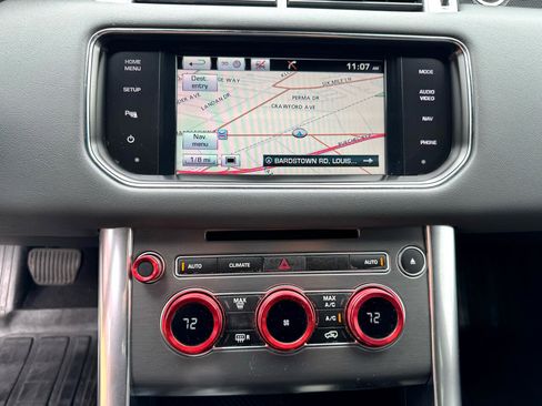 Used 2015 Land Rover Range Rover Sport SE image 32