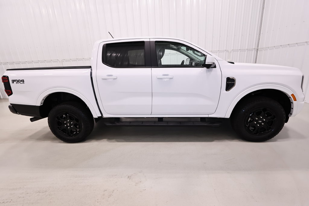 Certified 2025 Ford Ranger Lariat w/ FX4 Off-Road Package AWD/4WD image 2
