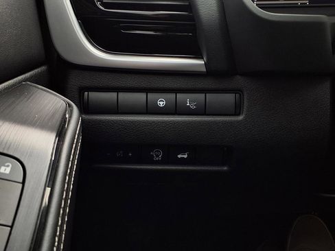 Used 2025 Nissan Rogue SL w/ SL Premium Package image 51