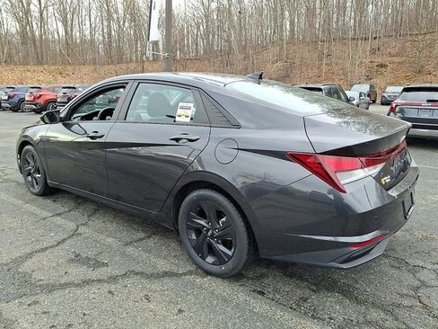 Used 2022 Hyundai Elantra SEL w/ Convenience Package image 4