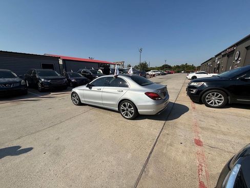Used 2017 Mercedes-Benz C 300 Sedan image 9