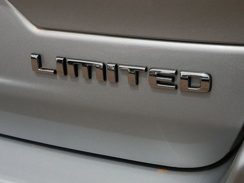 Used 2023 Jeep Grand Cherokee Limited AWD/4WD image 9