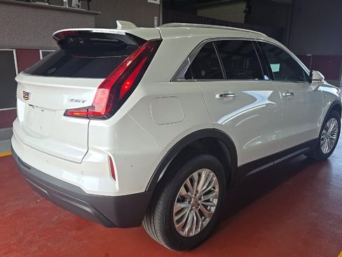 Used 2024 Cadillac XT4 Luxury w/ Cold Weather Package FWD image 4