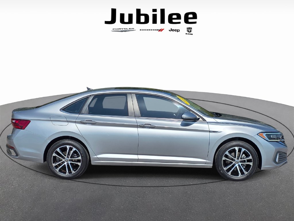 Used 2023 Volkswagen Jetta SEL FWD image 34