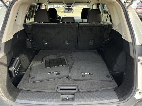 Certified 2023 Nissan Rogue SV image 25