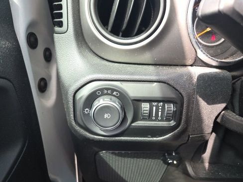Used 2021 Jeep Wrangler Sport image 12