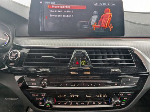 Used 2018 BMW M550i xDrive image 16