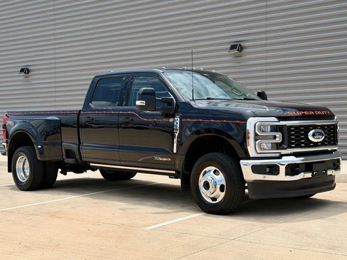 Certified 2026 Ford F350 Lariat w/ Lariat Ultimate Package AWD/4WD image 1