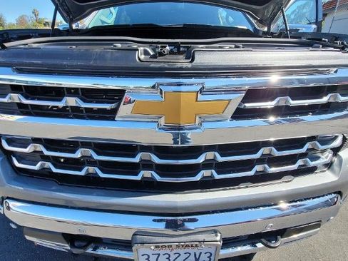 Used 2024 Chevrolet Silverado 1500 LTZ AWD/4WD image 32