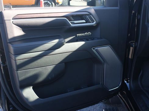 Used 2024 Chevrolet Silverado 1500 High Country w/ High Country Premium Package image 13