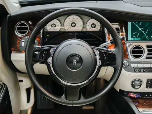 Used 2015 Rolls-Royce Ghost image 10