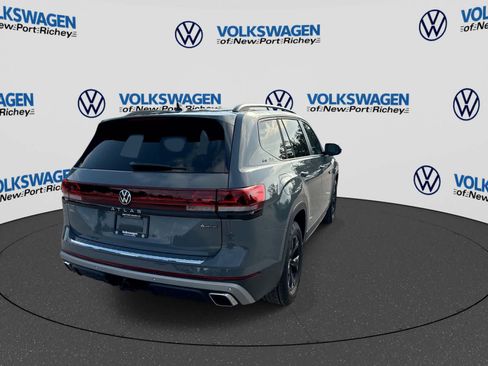 Used 2024 Volkswagen Atlas Peak Edition SEL AWD/4WD image 14