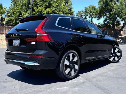 Used 2023 Volvo XC60 T8 Plus AWD/4WD image 2
