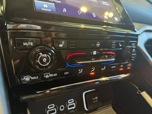 New 2025 Jeep Grand Cherokee L Altitude image 35