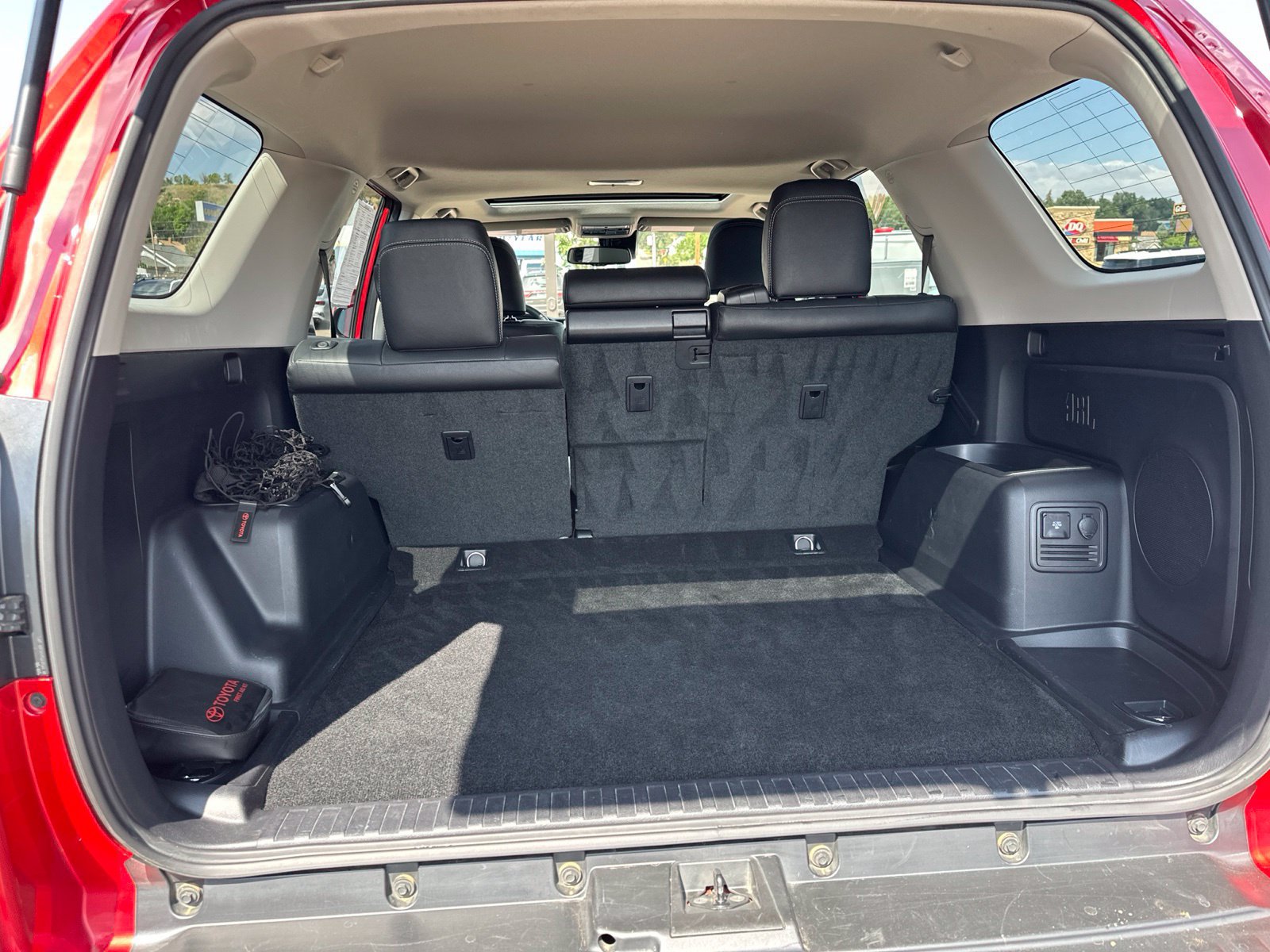 Used 2022 Toyota 4Runner Limited AWD/4WD image 26