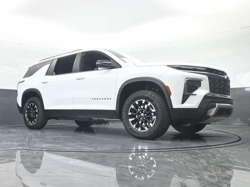 Used 2024 Chevrolet Traverse Z71 w/ Enhanced Driving Package image 77