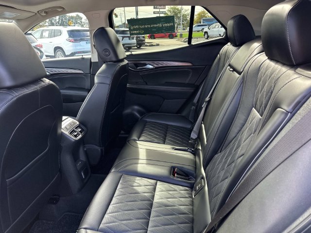 Certified 2023 Buick Envision Avenir AWD/4WD image 23