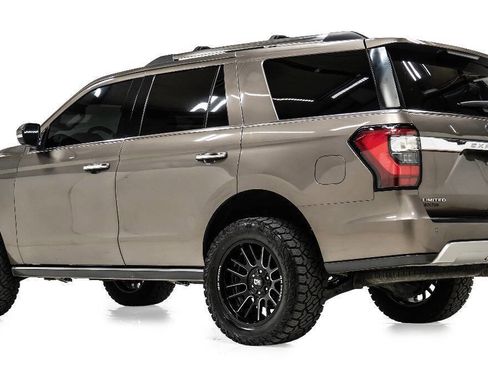 Used 2018 Ford Expedition Limited image 4