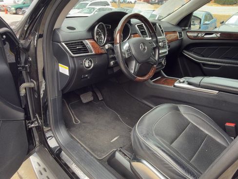 Used 2014 Mercedes-Benz GL 550 4MATIC image 21