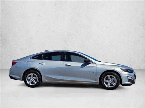 Used 2020 Chevrolet Malibu LS image 4