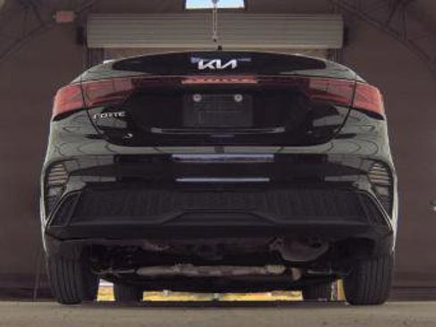 Used 2024 Kia Forte LXS FWD image 8