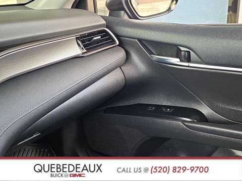 Used 2020 Toyota Camry SE w/ Convenience Package FWD image 19