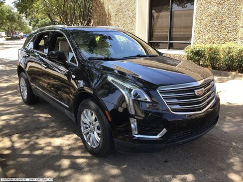 Used 2019 Cadillac XT5 FWD image 4