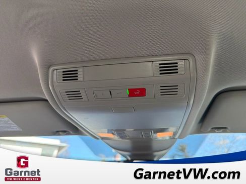 Certified 2025 Volkswagen Taos SE image 41