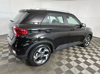 Used 2026 Hyundai Venue SEL FWD video 2