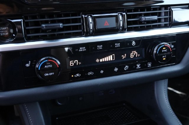 Certified 2025 Nissan Pathfinder SL w/ SL Premium Package FWD image 21