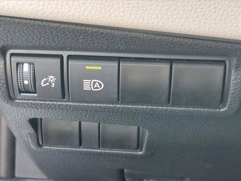 Used 2023 Toyota Corolla Cross L FWD image 12
