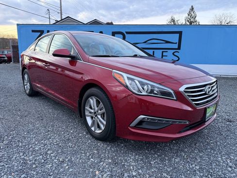 Used 2015 Hyundai Sonata SE FWD image 2