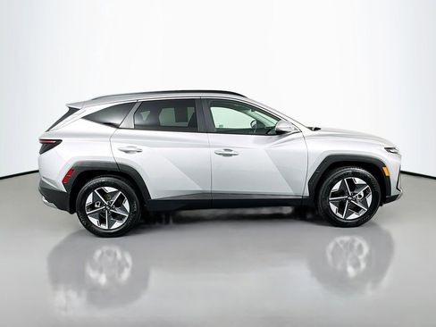 Used 2025 Hyundai Tucson SEL FWD image 4
