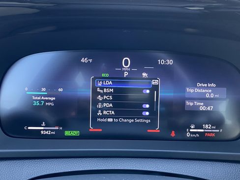 Certified 2025 Toyota Crown Signia image 17