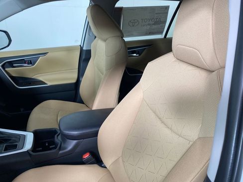 New 2025 Toyota RAV4 XLE w/ Convenience Package image 9