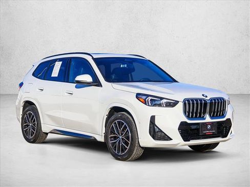 Used 2025 BMW X1 xDrive28i image 3