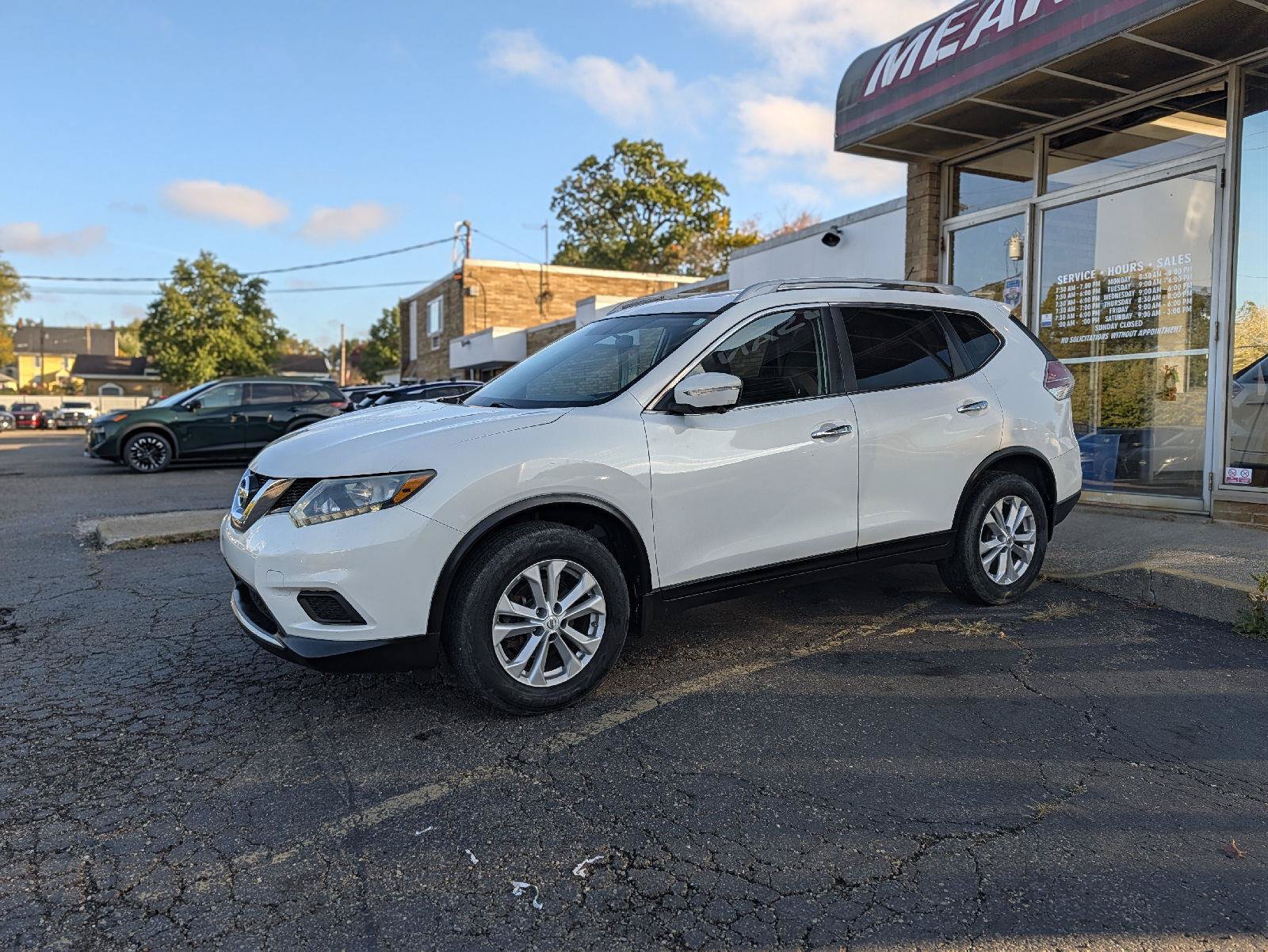 Used 2014 Nissan Rogue SV w/ SV Premium Package AWD/4WD image 6