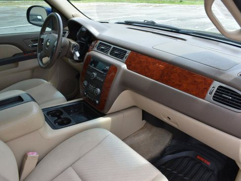 Used 2013 Chevrolet Avalanche LS RWD image 13