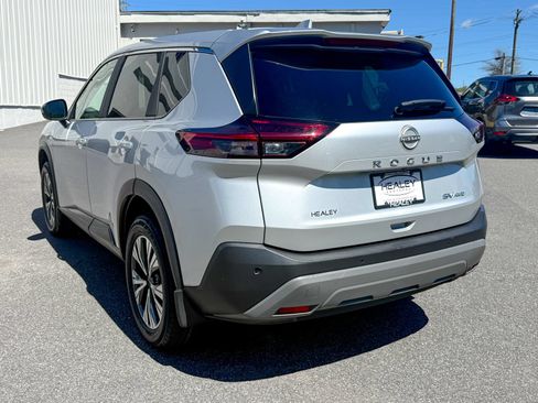 Used 2023 Nissan Rogue SV AWD/4WD image 5
