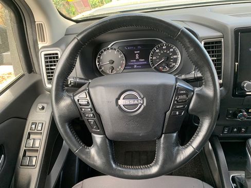 Used 2023 Nissan Frontier SV w/ SV Convenience Package image 13