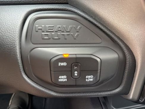 New 2026 RAM 2500 Laramie AWD/4WD image 38