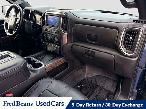 Used 2022 Chevrolet Silverado 1500 High Country w/ Technology Package image 32