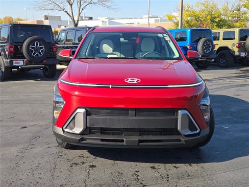 Used 2025 Hyundai Kona SEL image 4