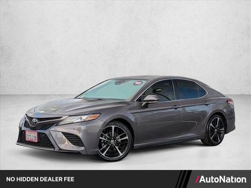 Used 2018 Toyota Camry XSE FWD image 1