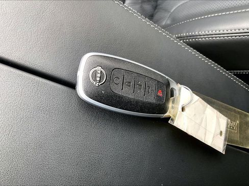 Used 2025 Nissan Rogue Platinum AWD/4WD image 14