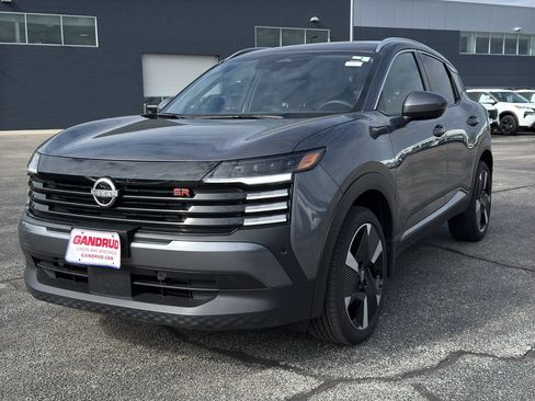 Certified 2025 Nissan Kicks SR AWD/4WD image 2