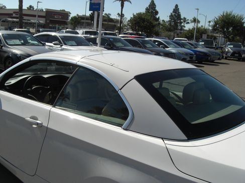 Used 2012 BMW 328i Convertible image 27